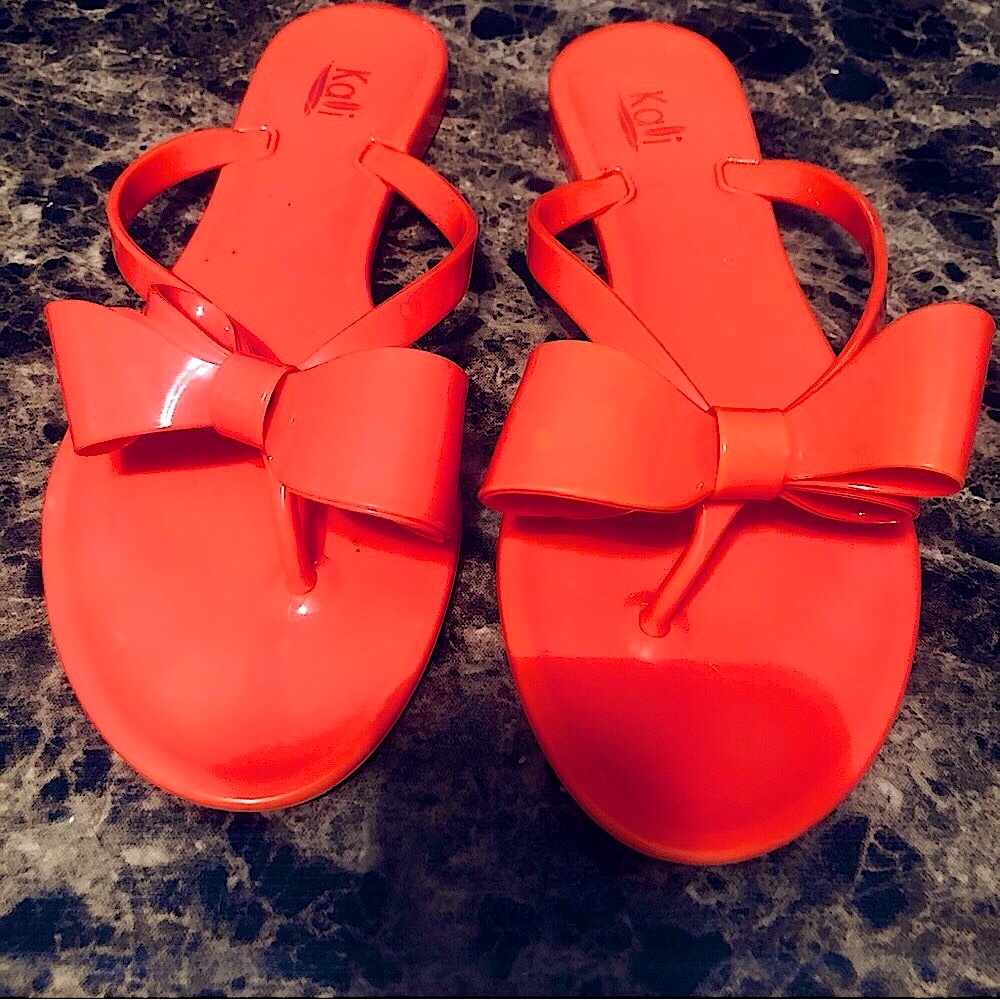 Kali Vibrant Coral Slip-On Flip Flop Sandals Sz 9 w Bow Beach Vacation Y2K Jelly